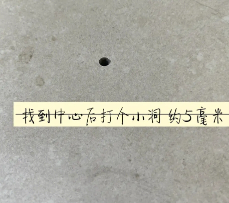 沈丘瓷砖空鼓维修公司专业解答在瓷砖铺贴过程中，如果砂料搅拌不均匀，将会带来以下问题
